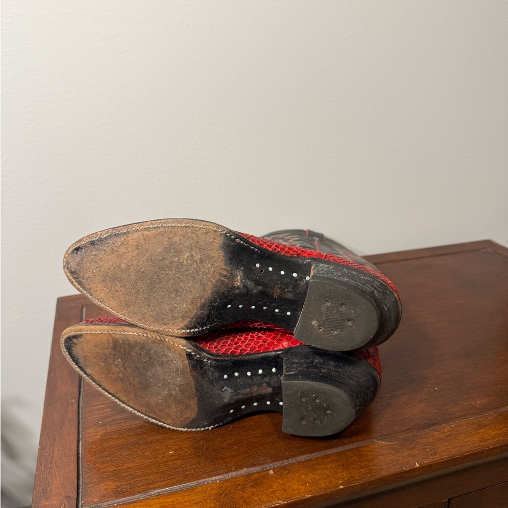 Red and Black Cowboy Western Boots with Classic Craftsmanship - Picture 3 of 7